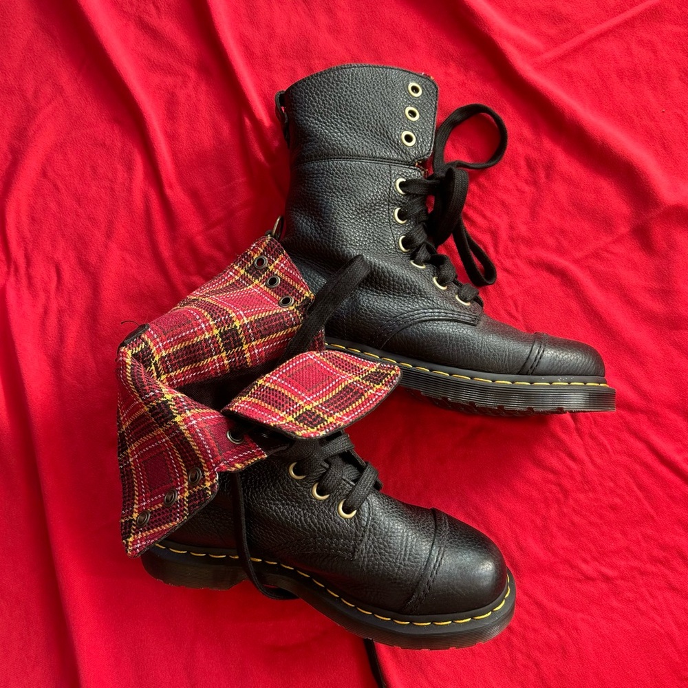 Doc Martens AiMilitia Fold Over Red Tartan Combat Boots Women’s 8 - Worn Once